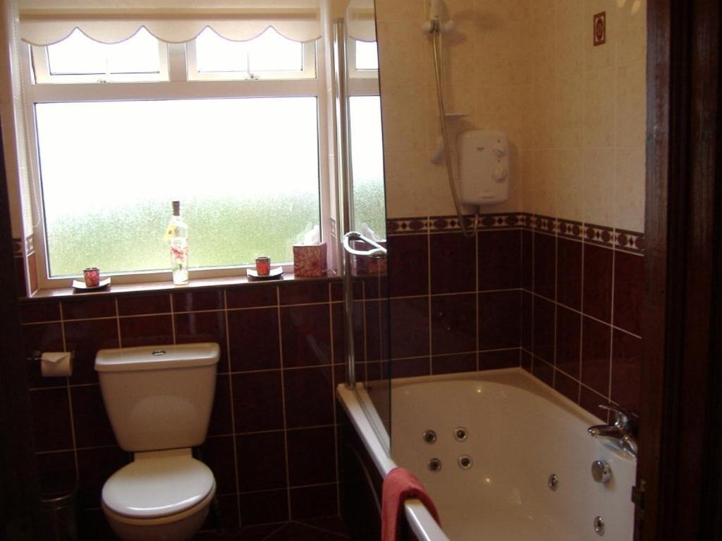 Riverwalk House B&B Oughterard Ruang foto