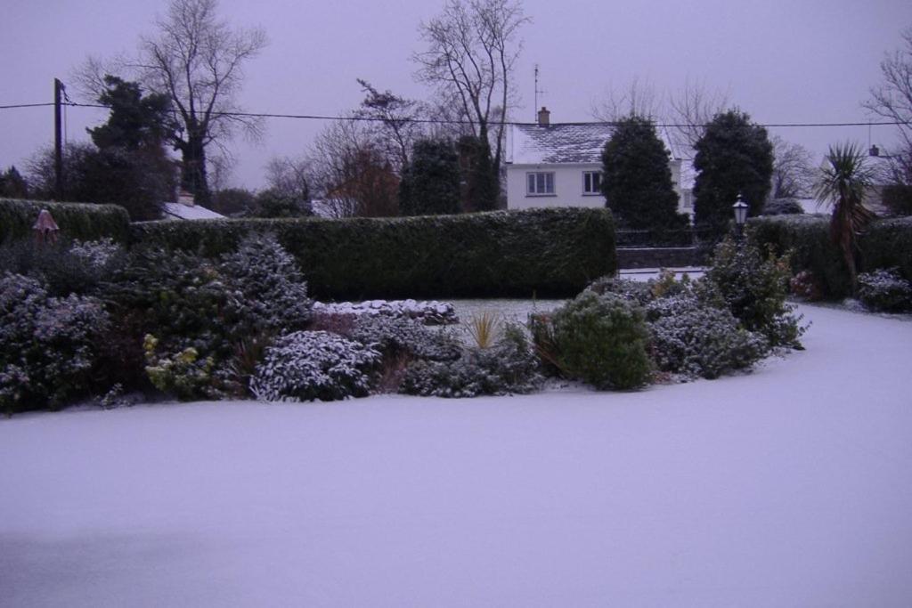 Riverwalk House B&B Oughterard Bagian luar foto
