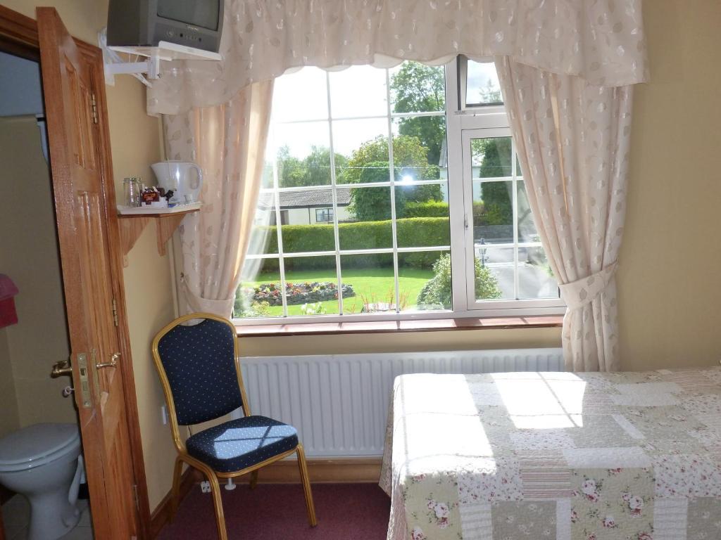 Riverwalk House B&B Oughterard Bagian luar foto